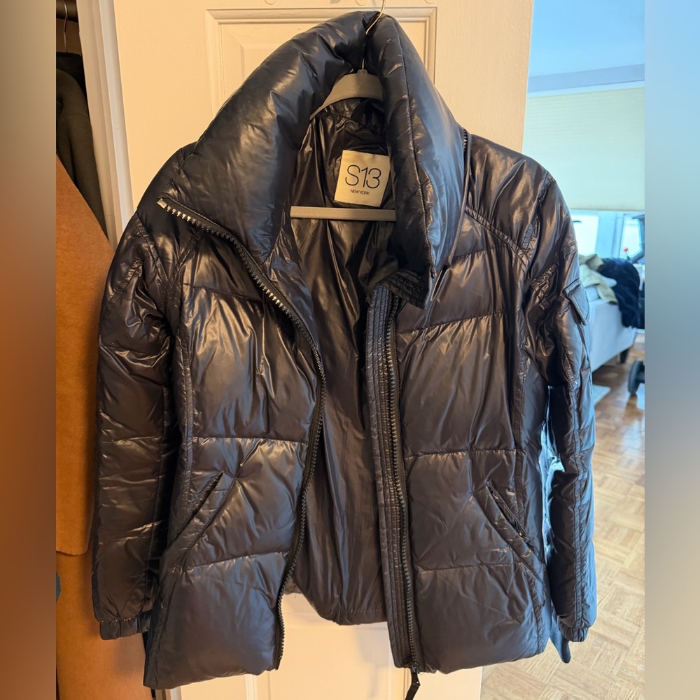 EUC S S13 Women's Shiny Navy Puffer Jacket